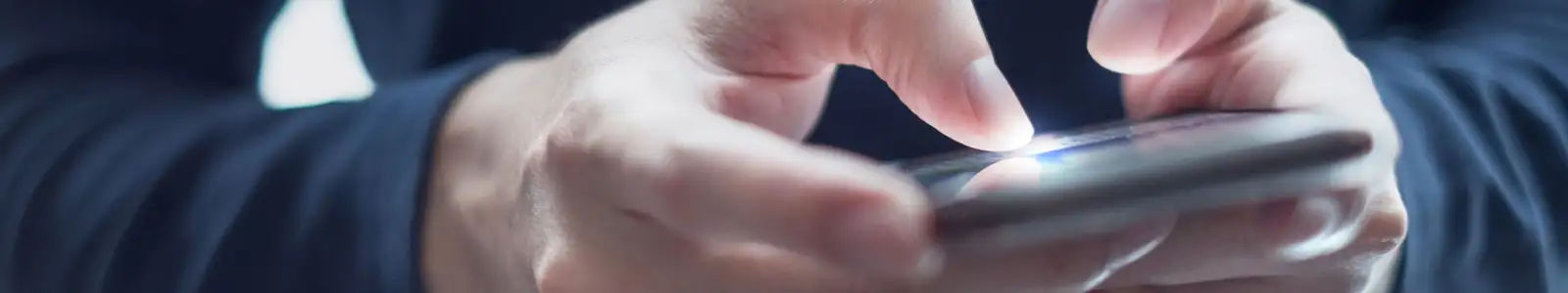 Contáctenos banner image